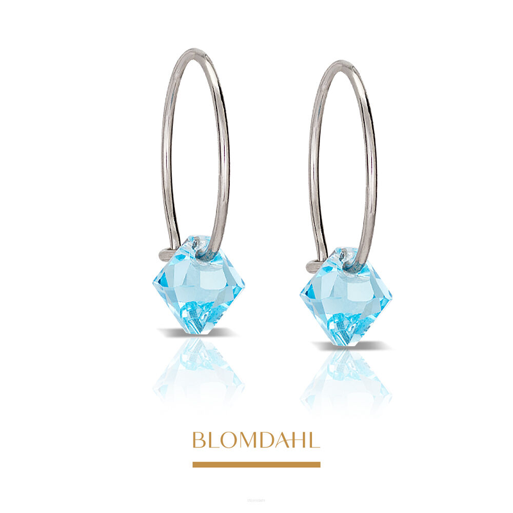 Kolczyki hipoalergiczne, kolczyki antyalergiczne, kolczyki tytanowe, Bicone Aquamarine, czysty tytan medyczny, Blomdahl, część ozdobna kryształ Swarovskiego w kształcie rombu, alergia na nikiel, alergia kontaktowa skóry, bezpieczne kolczyki, kolczyki ze sztyftem, biżuteria hipoalergiczna.