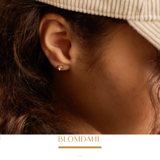 Kolczyki hipoalergiczne Bezel Rose 5 mm - 3