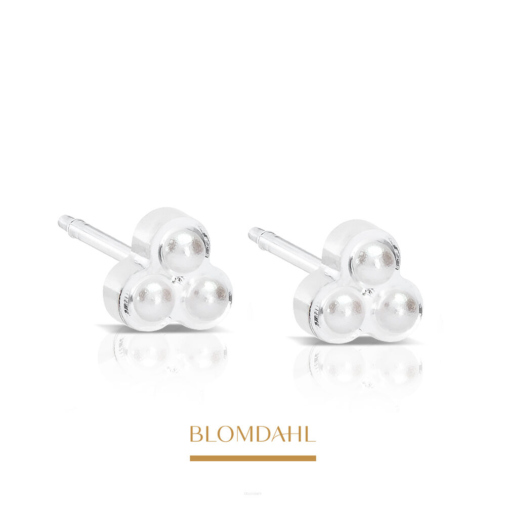 Kolczyki hipoalergiczne, kolczyki antyalergiczne, kolczyki, Clover Pearl, plastikowe, plastik medyczny, Blomdahl, alergia na nikiel, alergia kontaktowa skóry, bezpieczne kolczyki, kolczyki z perłami, kolczyki ze sztyftem, biżuteria hipoalergiczna.
