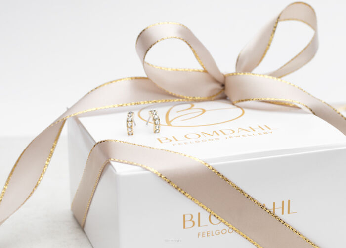 Hypoallergenic jewelry is the perfect gift for sensitive skin